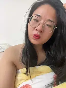 Helen-6 online show from January 4, 2025, 5:37 pm