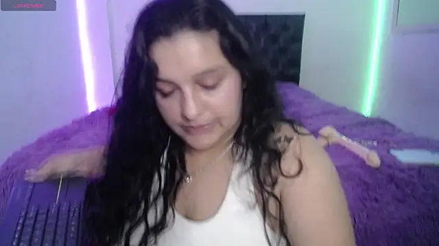 Laurenkenner  online show from April 30, 2026, 8:57 pm