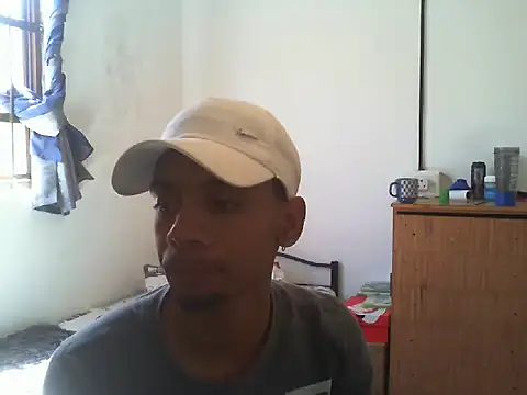 29YOURZ 28  online show from February 14, 2025, 1:08 pm