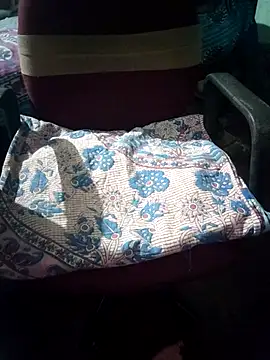 Snapshot of Ralisha_Rani chatting on October 27, 2025, 7:51 pm Ralisha Rani online show from October 27, 2025, 7:51 pm