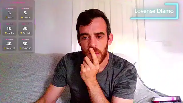 Snapshot of _NakedChef_ chatting on October 17, 2025, 8:50 am NakedChef online show from October 17, 2025, 8:50 am