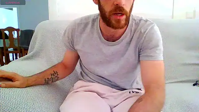 Snapshot of _NakedChef_ chatting on October 22, 2025, 10:59 am NakedChef online show from October 22, 2025, 10:59 am