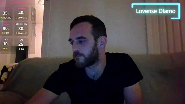 Snapshot of _NakedChef_ chatting on November 22, 2025, 5:45 pm NakedChef online show from November 22, 2025, 5:45 pm