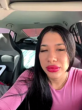 kiim taaylor online show from September 25, 2025, 12:42 pm