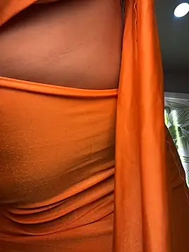 kiim taaylor online show from November 29, 2025, 3:15 pm