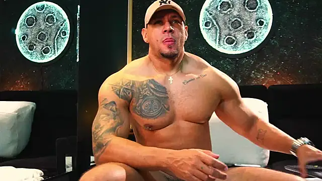 MassimoWalton2 online show from November 20, 2025, 10:48 am