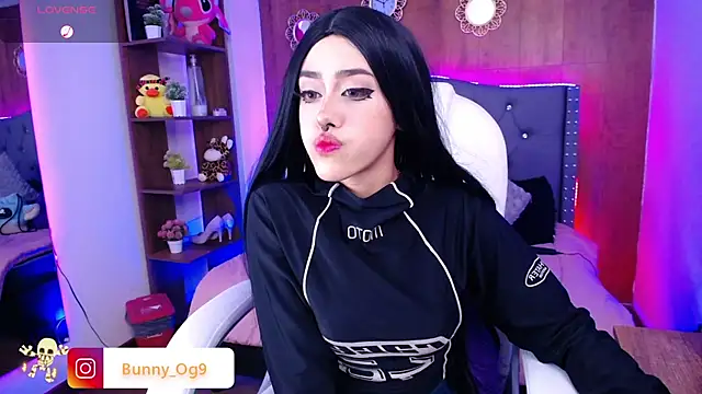 Bunny O online show from December 17, 2024, 10:32 pm