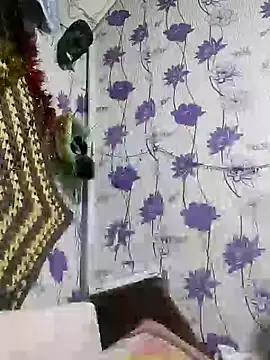 SweetLeila40 online show from January 2, 2025, 7:40 pm