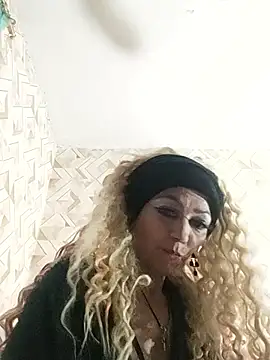 SweetLeila40 online show from January 14, 2026, 10:36 pm