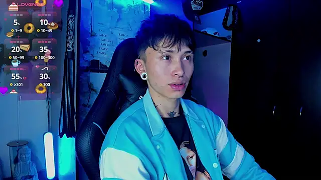 juniior 2311  online show from March 17, 2025, 8:51 pm