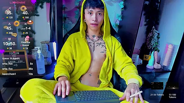 juniior 2311  online show from March 20, 2025, 3:04 pm