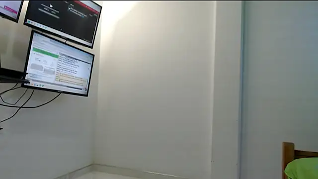 evaleribigtits18 online show from February 20, 2026, 12:29 am