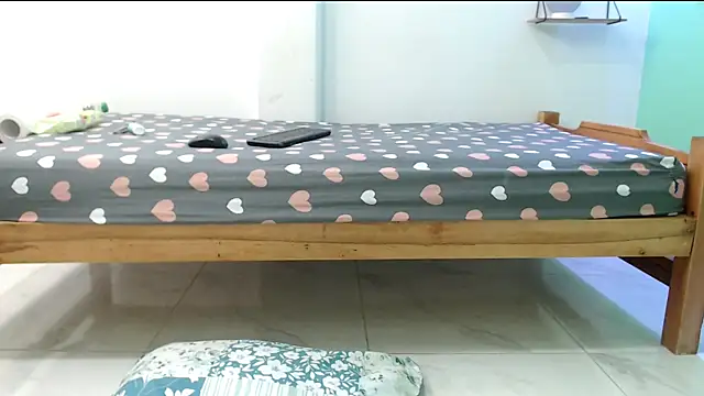 evaleribigtits18 online show from March 10, 2026, 2:05 am