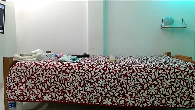 evaleribigtits18 online show from March 29, 2026, 1:27 am