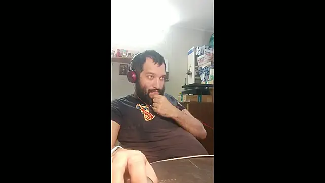 BISEXGOOD777 online show from May 11, 2026, 5:24 am
