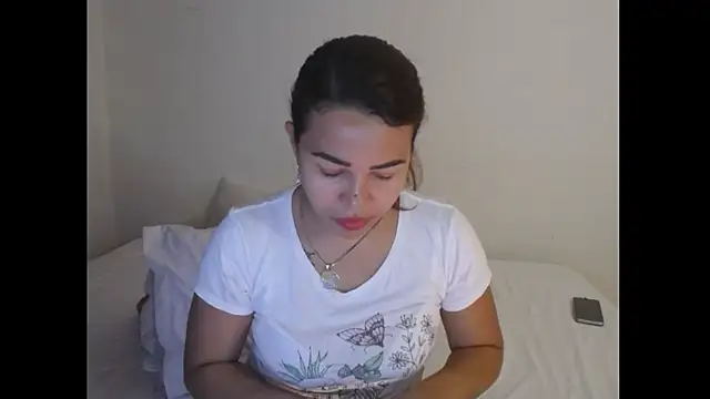 sexymoreniita online show from February 26, 2025, 11:04 pm