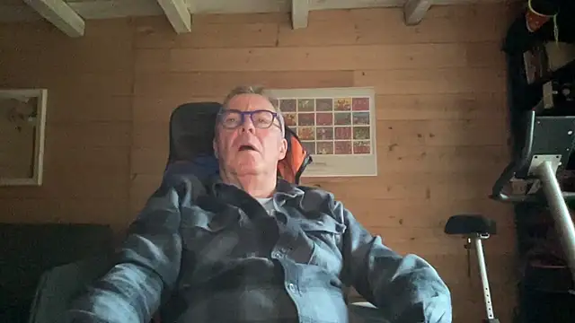 Snapshot of lelohop chatting on February 16, 2026, 12:01 pm lelohop online show from February 16, 2026, 12:01 pm