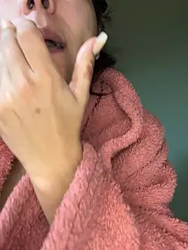 bellababbiii online show from December 15, 2024, 1:00 pm