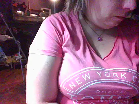 Snapshot of maria38xxx chatting on September 24, 2025, 6:44 pm maria38xxx online show from September 24, 2025, 6:44 pm