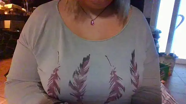 Snapshot of maria38xxx chatting on September 25, 2025, 5:27 pm maria38xxx online show from September 25, 2025, 5:27 pm