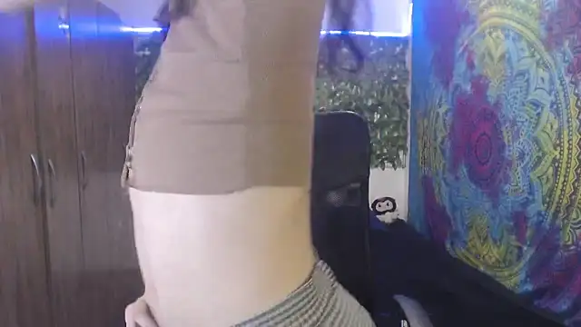 BurningVenus12 online show from September 18, 2025, 4:25 am