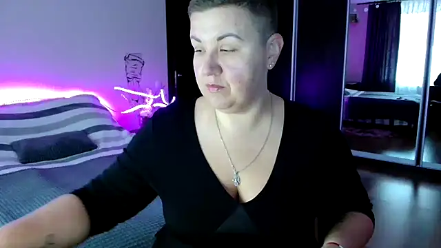 Annet1912 online show from September 24, 2025, 8:17 am