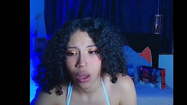 Snapshot of avans_15 chatting on February 15, 2025, 10:44 am avans 15 online show from February 15, 2025, 10:44 am