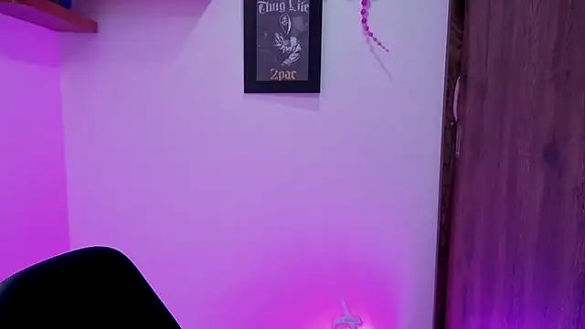 Snapshot of avans_15 chatting on October 17, 2025, 8:22 pm avans 15 online show from October 17, 2025, 8:22 pm