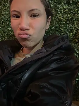 Snapshot of avans_15 chatting on October 30, 2025, 12:01 am avans 15 online show from October 30, 2025, 12:01 am