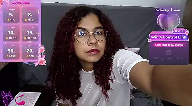 Snapshot of VitoriaFernandes chatting on January 17, 2025, 12:20 am VitoriaFernandes online show from January 17, 2025, 12:20 am