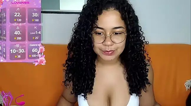 Snapshot of VitoriaFernandes chatting on February 13, 2025, 6:27 pm VitoriaFernandes online show from February 13, 2025, 6:27 pm