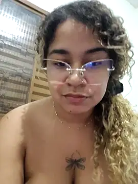 Snapshot of VitoriaFernandes chatting on September 11, 2025, 2:33 am VitoriaFernandes online show from September 11, 2025, 2:33 am