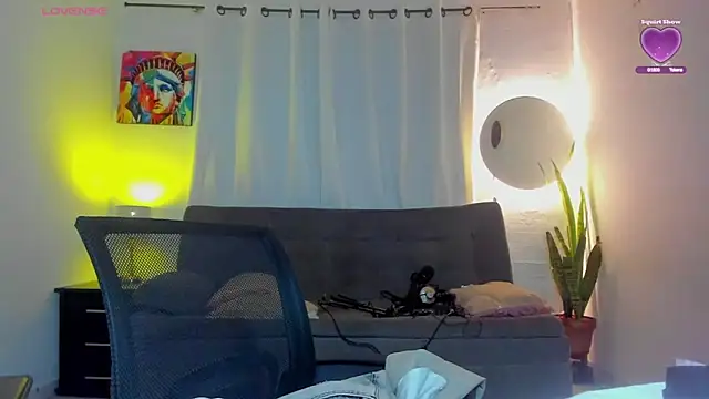 Snapshot of Sophie_sweett19 chatting on February 27, 2026, 3:39 am Sophie sweett19 online show from February 27, 2026, 3:39 am