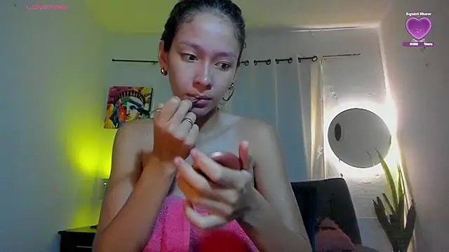 Snapshot of Sophie_sweett19 chatting on March 7, 2026, 4:31 am Sophie sweett19 online show from March 7, 2026, 4:31 am