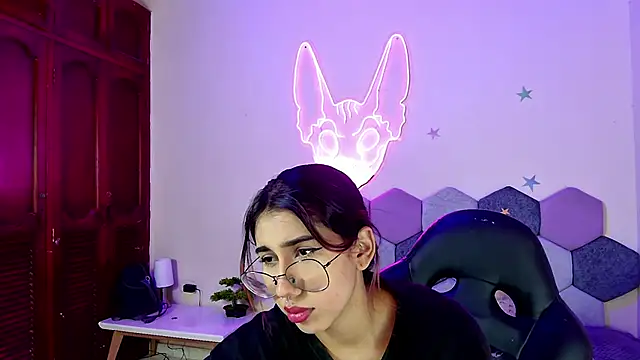Horny tgn online show from December 23, 2024, 1:03 pm
