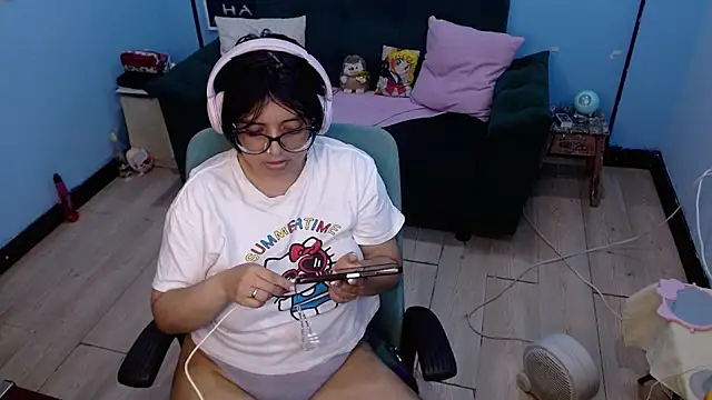 X CHERRY XX online show from July 20, 2026, 1:20 am
