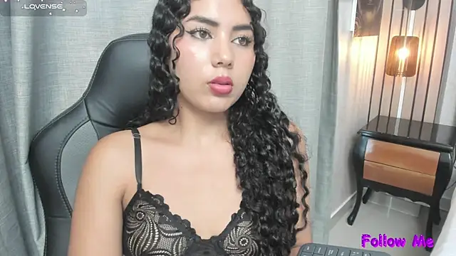 joselyn sexy  online show from December 28, 2024, 9:30 pm