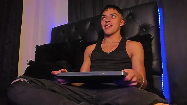 James1lee  online show from December 24, 2024, 2:54 am