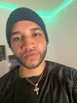 Snapshot of Hyuujhy chatting on November 9, 2025, 2:04 pm Hyuujhy online show from November 9, 2025, 2:04 pm