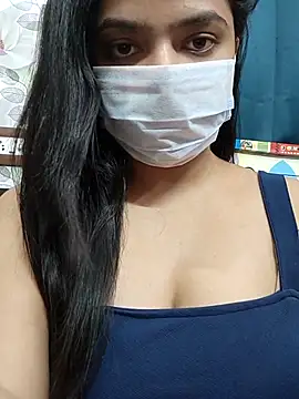 Myloveurvi online show from June 25, 2026, 5:39 pm