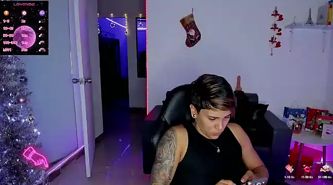 ZhoeStrong online show from December 17, 2024, 11:49 pm