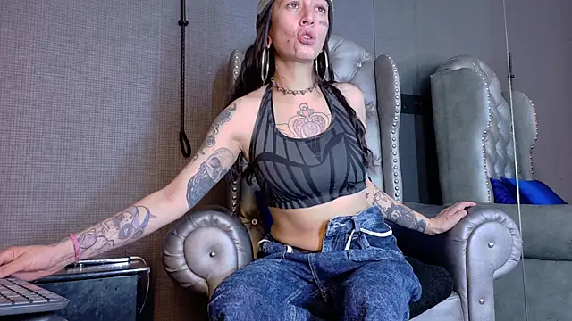 LusstCruella online show from October 27, 2025, 5:28 pm