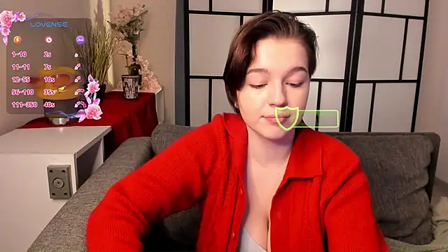 LynBrow online show from February 6, 2025, 1:43 pm