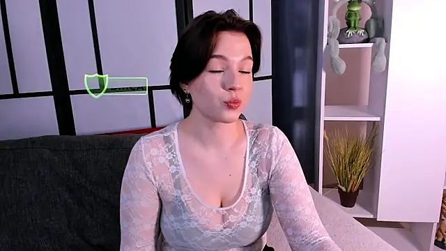LynBrow online show from March 11, 2025, 10:29 am