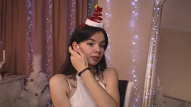 TrudyCarey online show from December 14, 2024, 3:04 pm