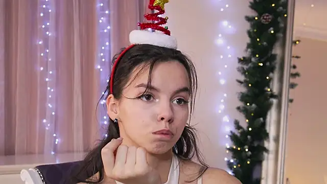 TrudyCarey online show from December 18, 2024, 5:52 pm