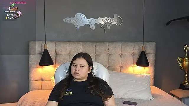 Snapshot of Laia_and_Aloby chatting on September 24, 2025, 10:24 pm Laia and Aloby online show from September 24, 2025, 10:24 pm