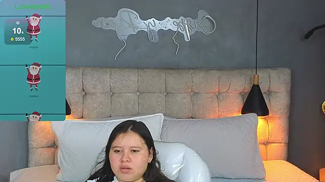 Laia and Aloby online show from December 22, 2025, 10:18 pm