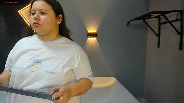 Laia and Aloby online show from March 19, 2026, 10:14 pm