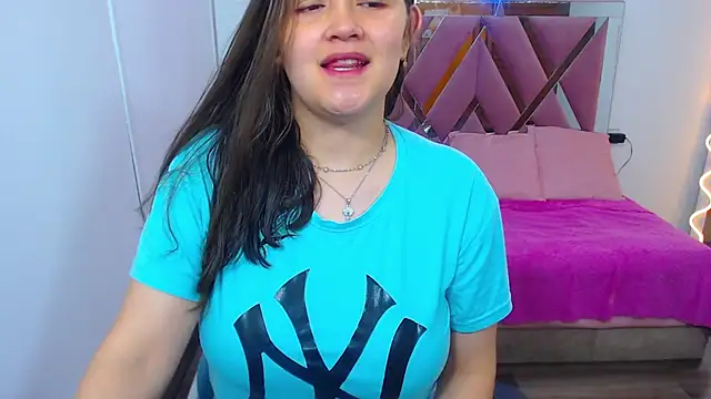 Snapshot of Krysstal_tay chatting on December 18, 2024, 12:07 pm Krysstal tay online show from December 18, 2024, 12:07 pm